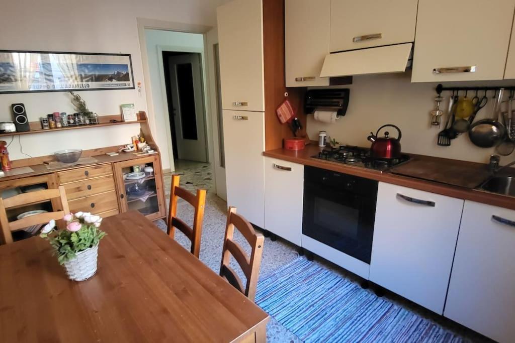 La Casa Di Lucia: Grande Appartamento Con Balcone Brescia Exterior foto